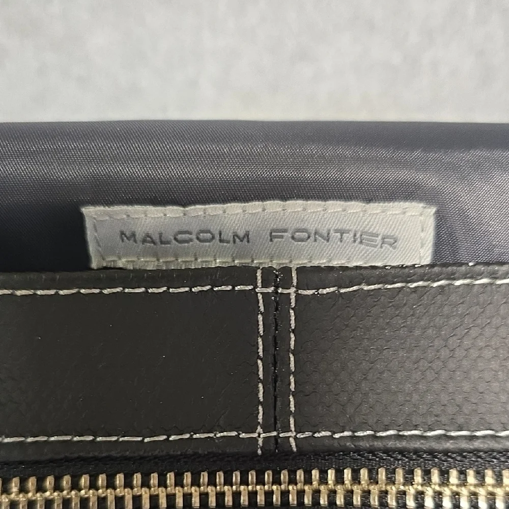 Malcolm Fontier The Entertainer Black Messenger Bag - Picture 8 of 11